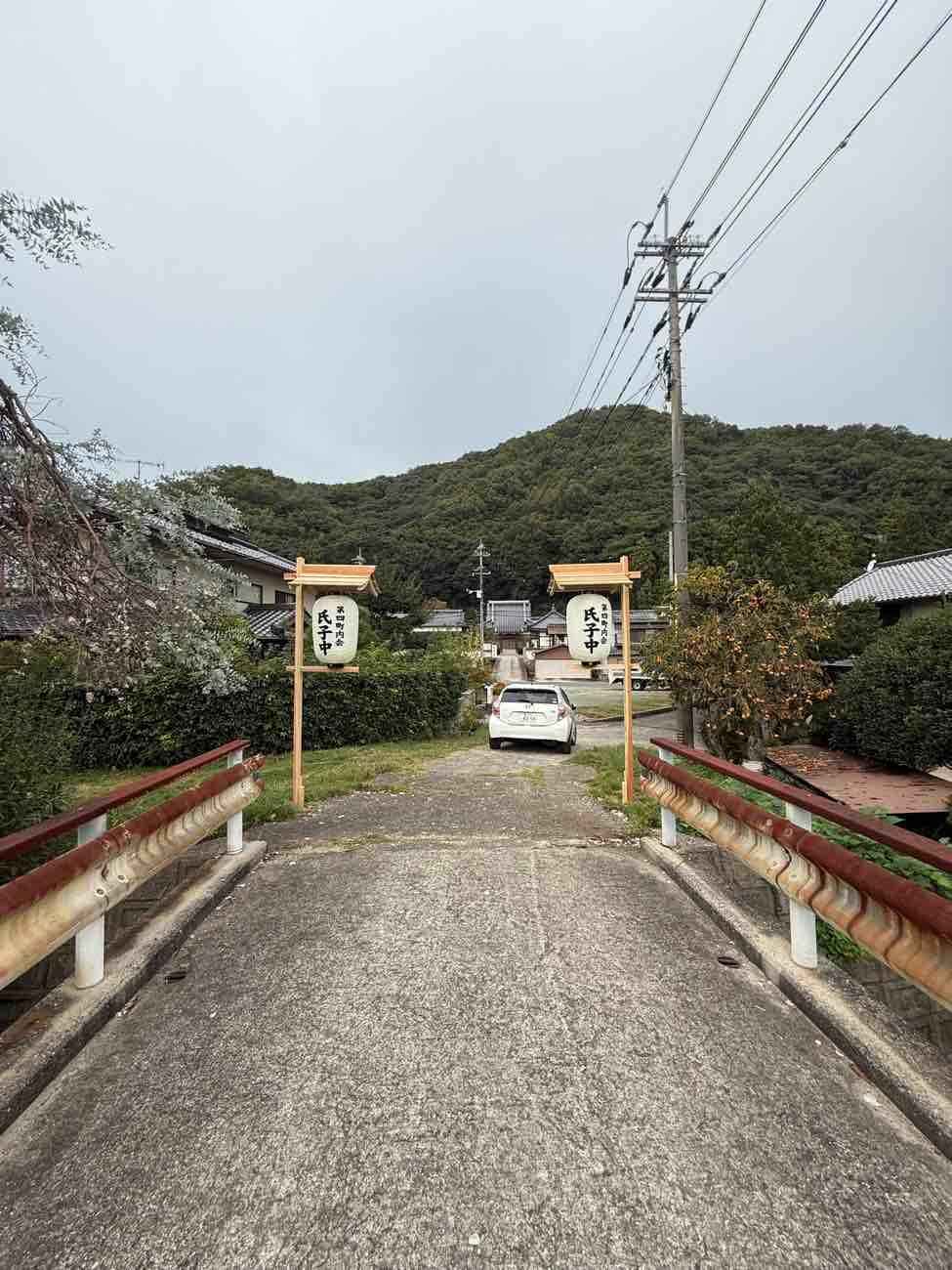 木工事課より　～提灯建て～